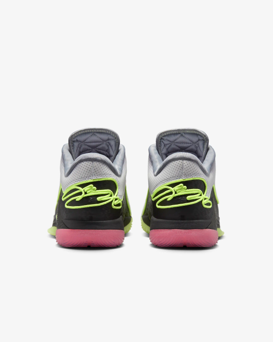 Nike LeBron XXII „Crown Jewel”