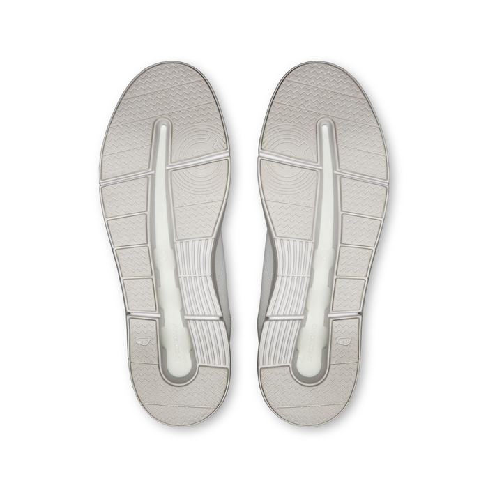 ON THE ROGER Spin White | Black