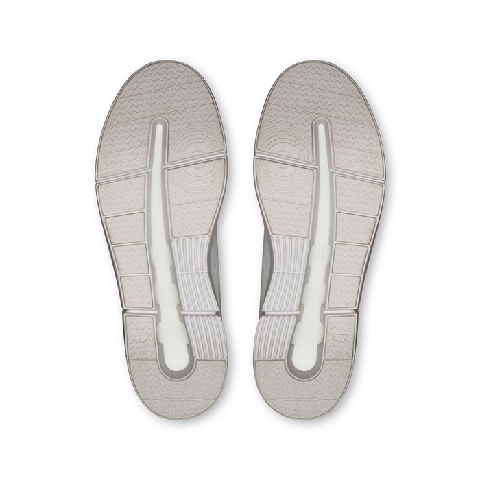 ON THE ROGER Spin White | Black